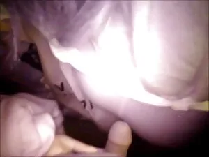 アガサは自分自身を愛撫するのが大好きです ...