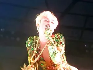 クララ-トリニティ-ママは知る必要はあり ...