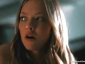 小さなスレーブ貞操リンは縛られ、残酷に頭 ...