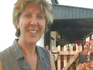 彼は待望のセクシーな金髪を取得します 無 ...